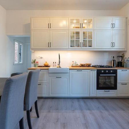 Large Room In House W Shared Kitchen & Bathroom W Free Parking Bluecard Antwerpen Buitenkant foto