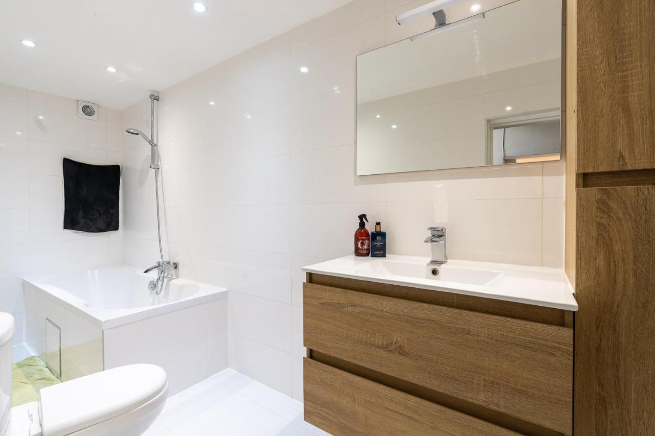Large Room In House W Shared Kitchen & Bathroom W Free Parking Bluecard Antwerpen Buitenkant foto